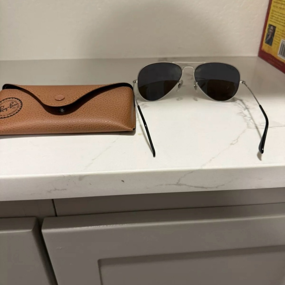 Ray-Ban aviators - Picture 3 of 5